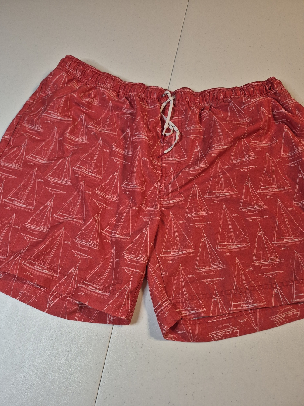 Nordstrom Red Sailboat-Print Swim Trunks 4831